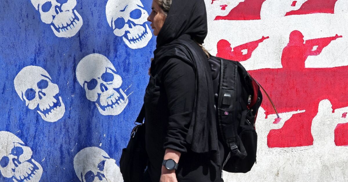 Iran murals project defiance in war with US