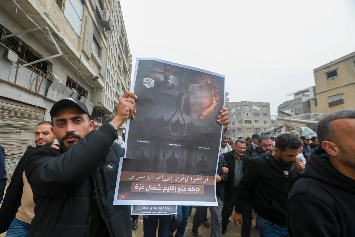 Gazans rally to protest Israeli execution law targeting Palestinian prisoners – Middle East Monitor