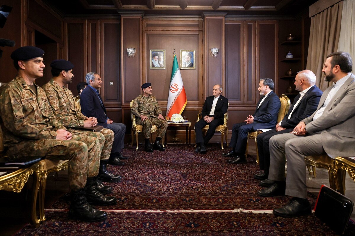 Iran says breach of commitments, blockade are primary obstacles to ‘genuine’ talks with US – Middle East Monitor