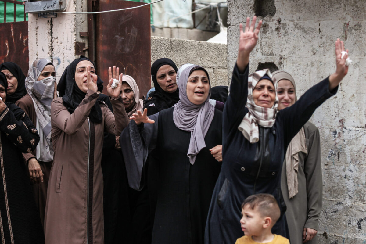 2 Palestinians killed, 4 injured by Israeli fire in Gaza despite ceasefire – Middle East Monitor