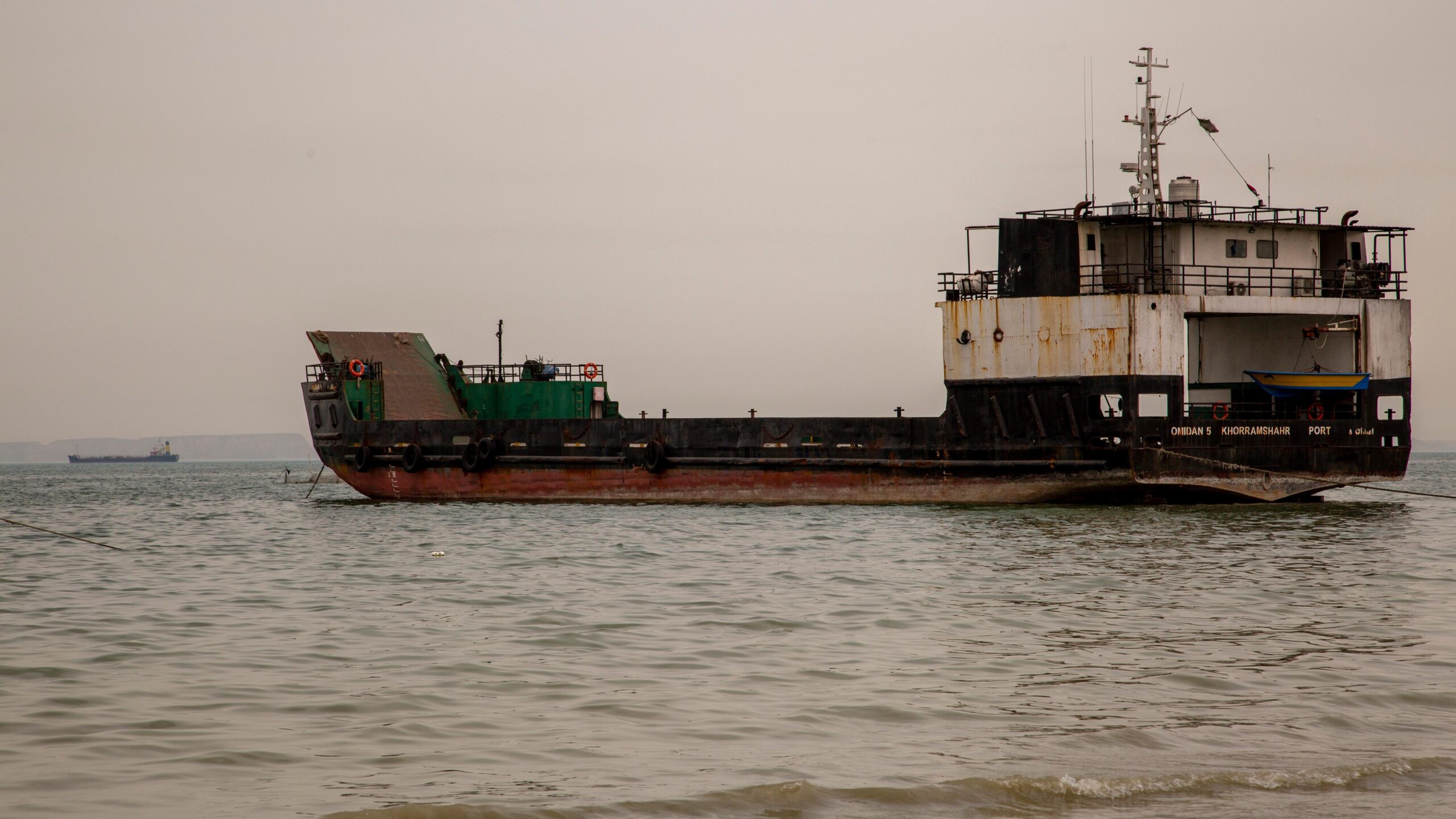 Tehran Seizes Ships in Strait of Hormuz as Gunfire Reports Threaten Cease-Fire