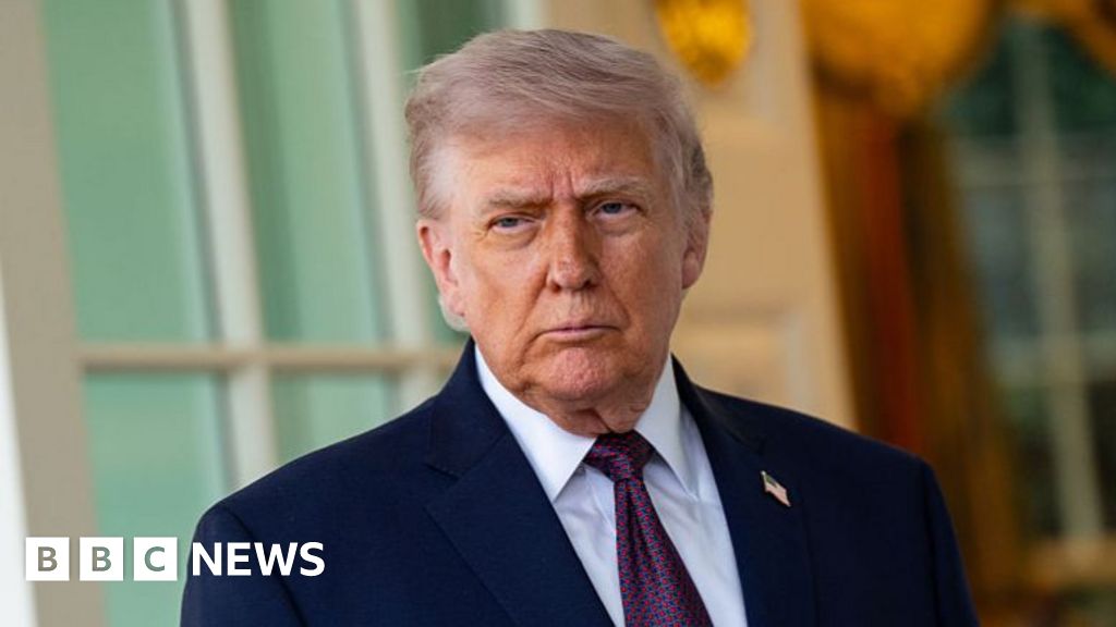 Trump says US will not lift Hormuz blockade until deal made with Iran – BBC