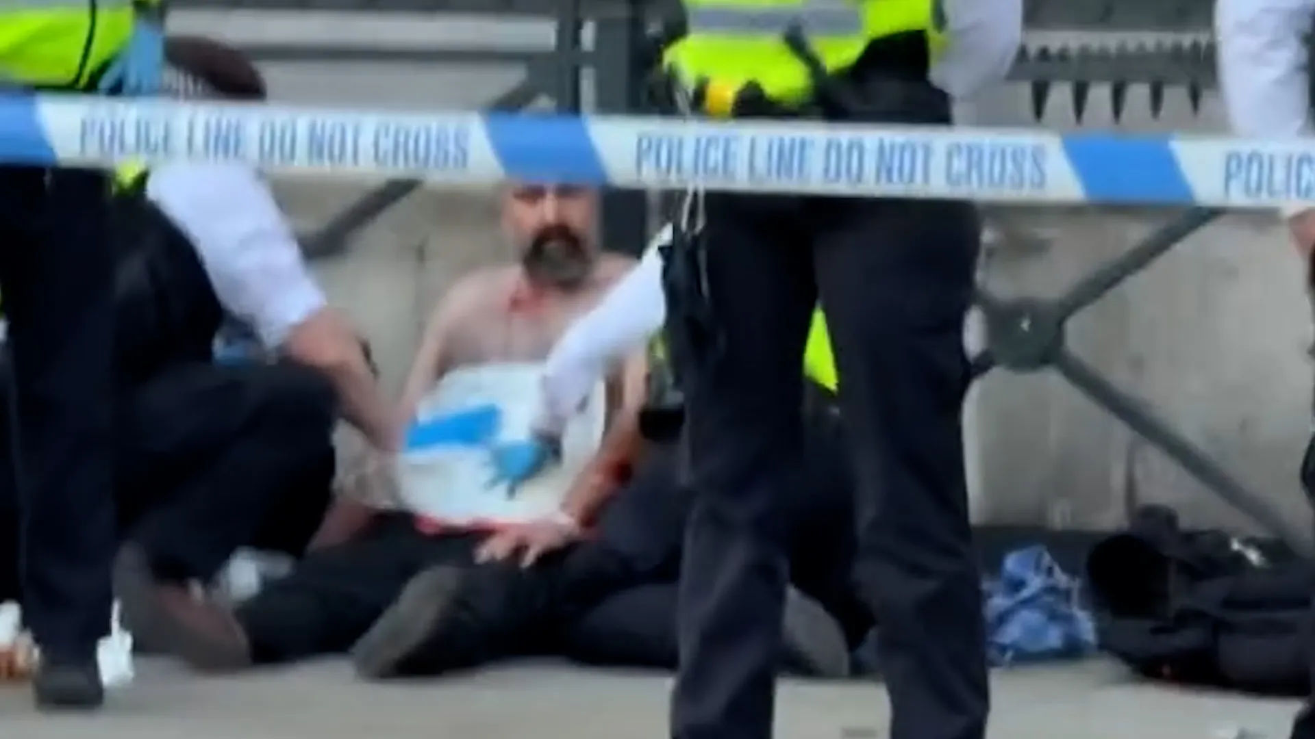 Protesters stabbed at London rally against war on Iran | Newsfeed