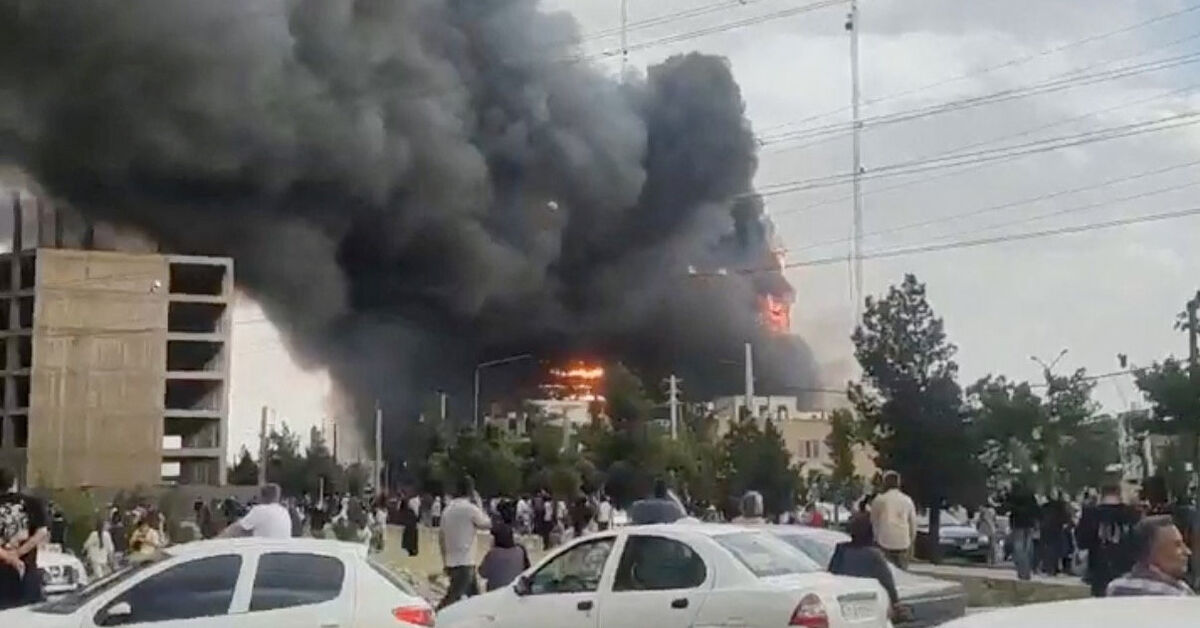 Ten hurt in fire at shopping centre west of Tehran, Iranian media says