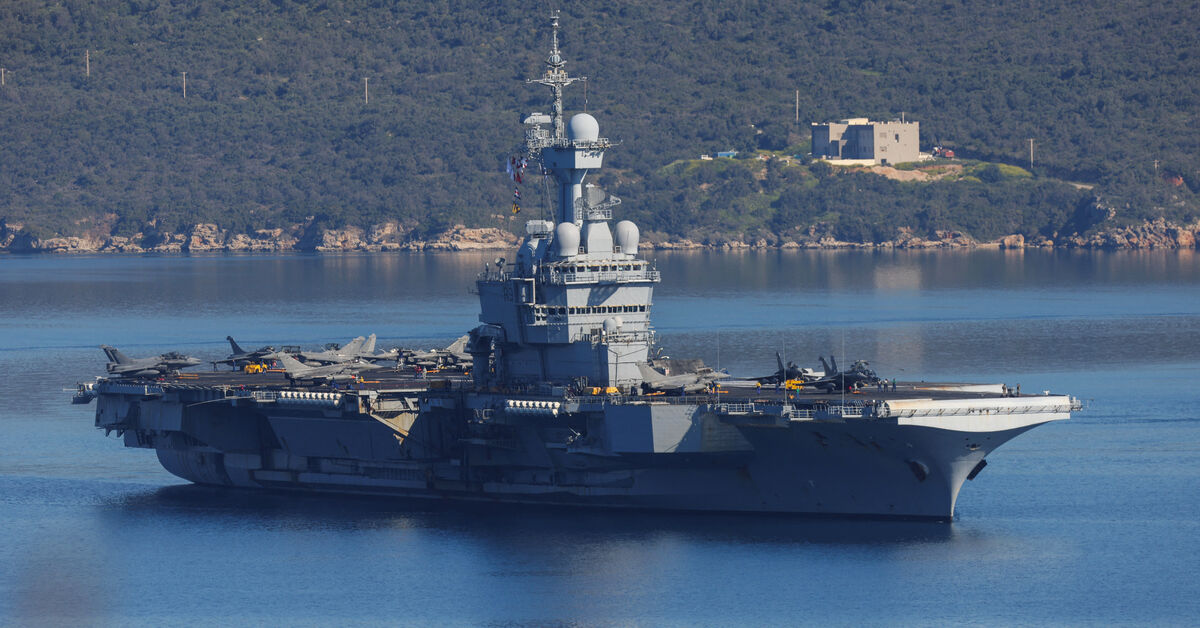 France moves aircraft carrier to Red Sea with eye on Hormuz mission