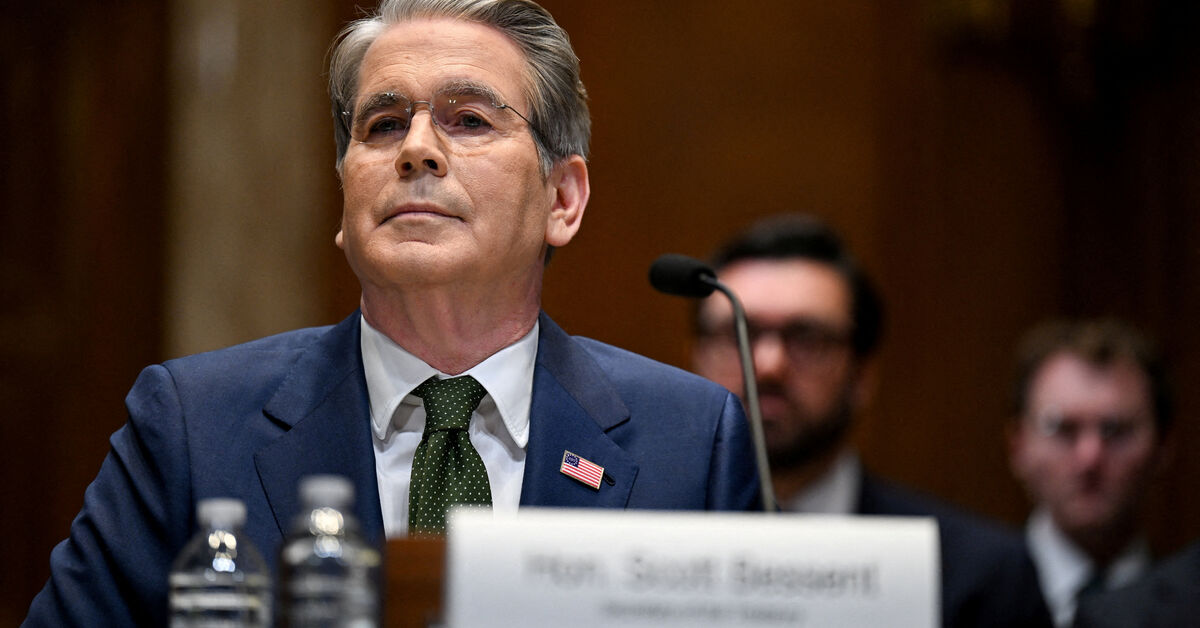 US issues new sanctions over Iran’s oil shipments to China