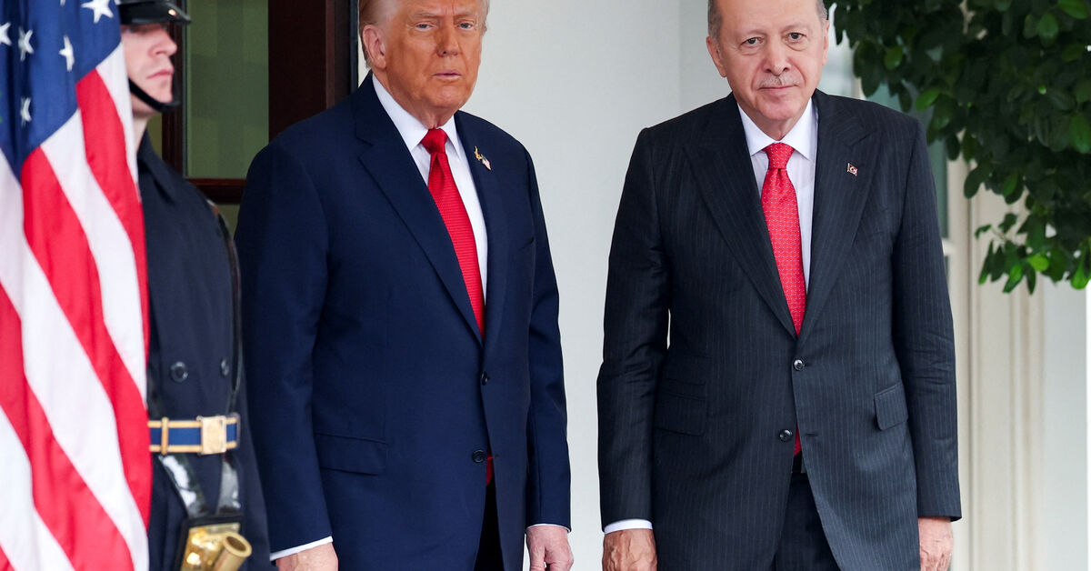 Turkey’s Erdogan tells Trump issues with Iran can be resolved, Ankara says