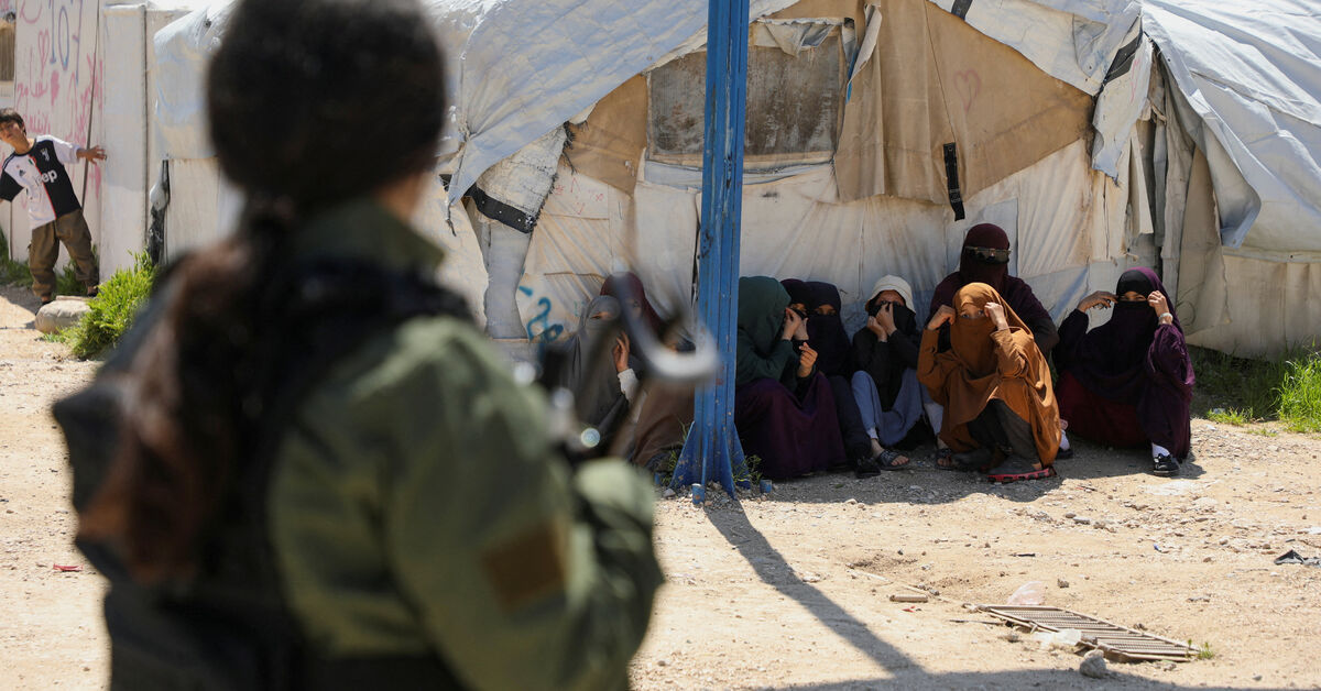Australian women linked to ISIS leave Syrian camp, ABC reports