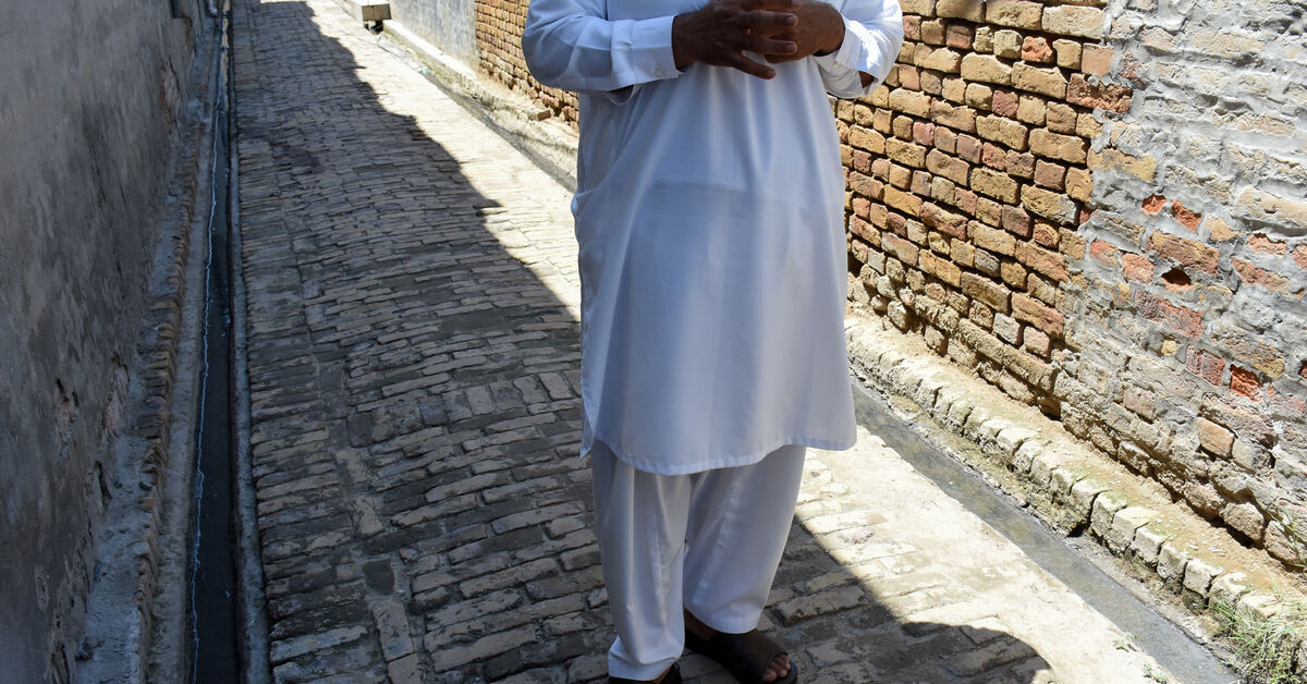 Pakistan Shi’ites deported from UAE return to lost jobs, frozen savings
