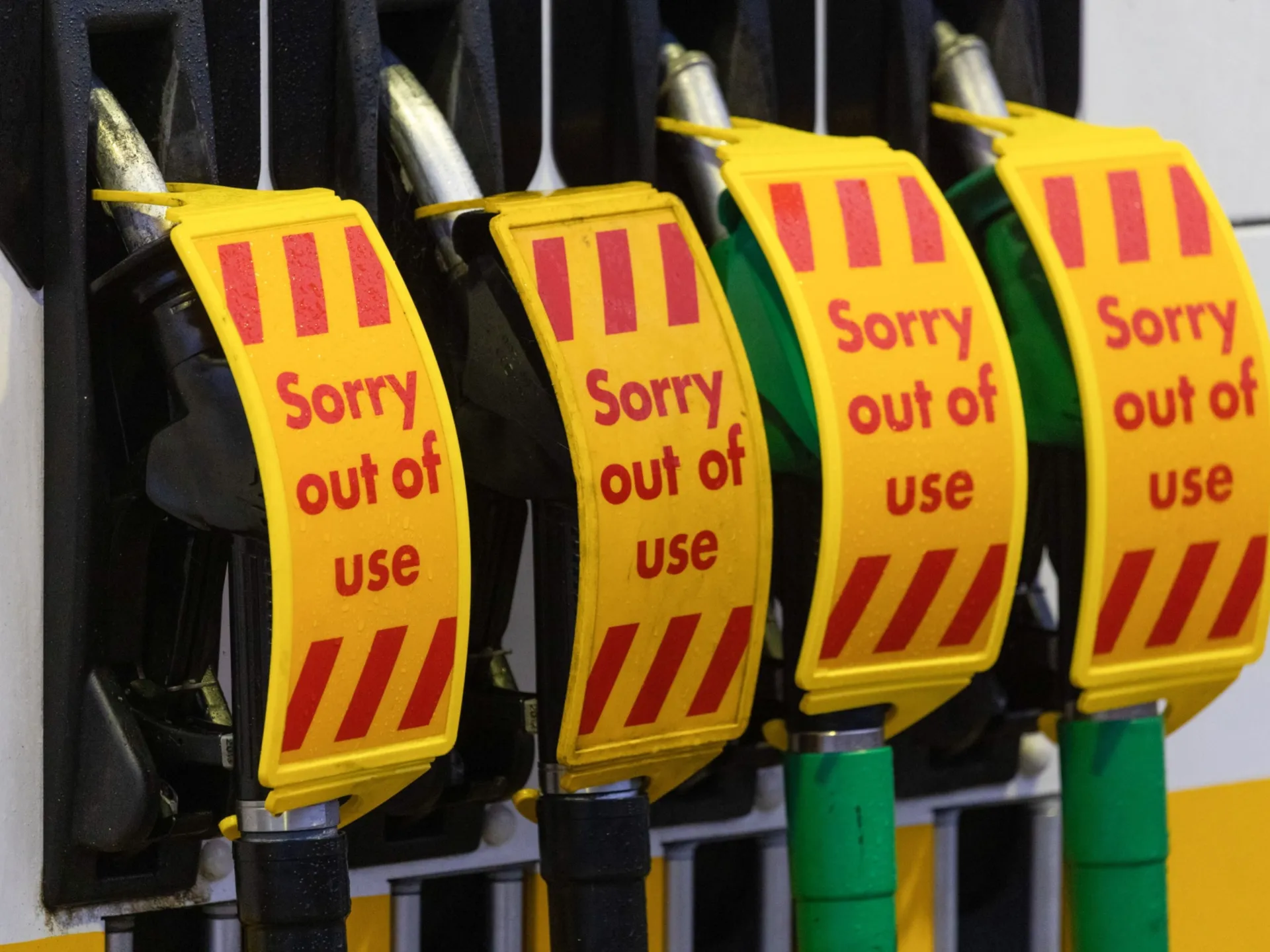 UK eases sanctions on Russian oil imports as fuel prices soar | Russia-Ukraine war News