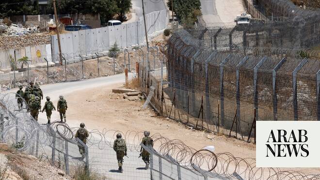 IDF arrests 10 Israeli civilians after crossing Israel-Syria border