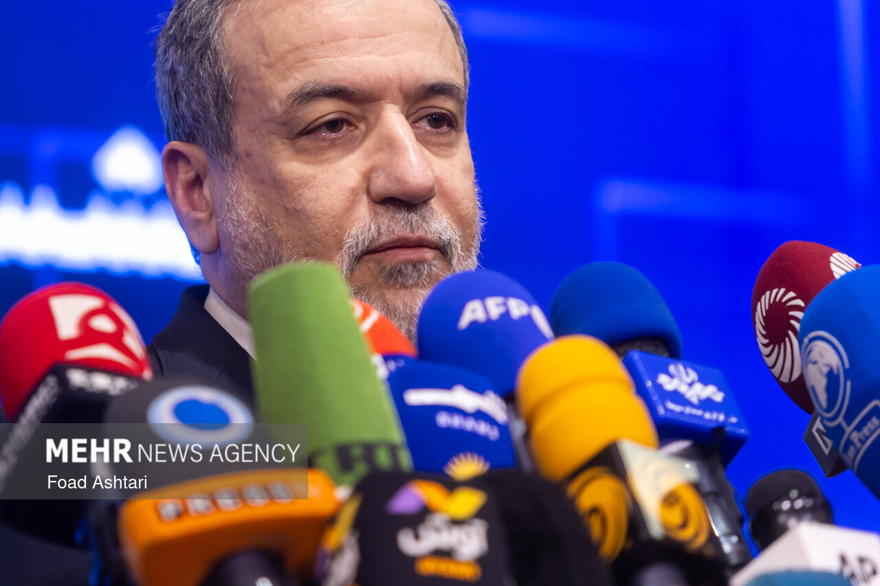 Araghchi holds presser in New Delhi