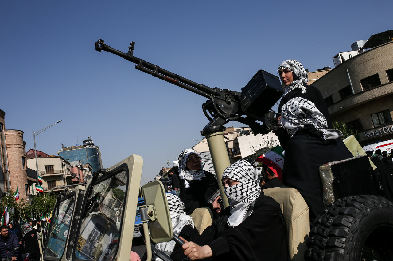 Tehran Times – ‘JANFADA’ girls demonstrate readiness to defend country