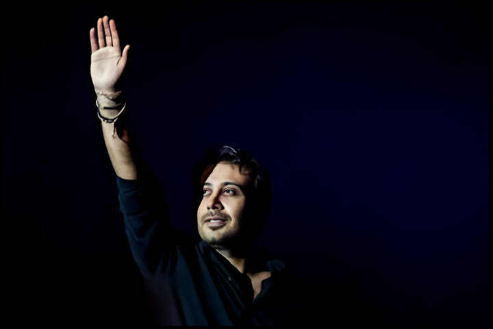 Tehran Times – Singer Mohsen Chavoshi emerges as Islamic Revolution Artist of the Year