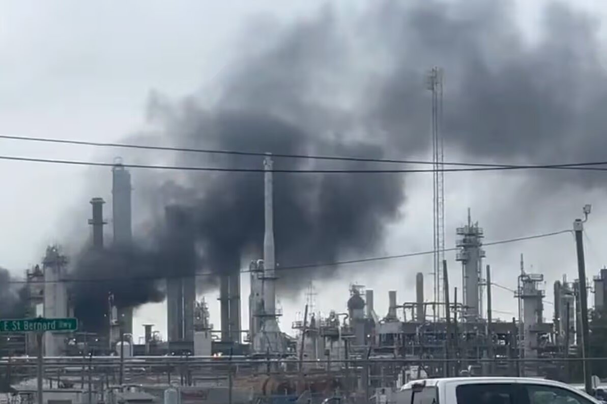 Mehr News Agency – Explosion hits US refinery in New Orleans (+VIDEO)
