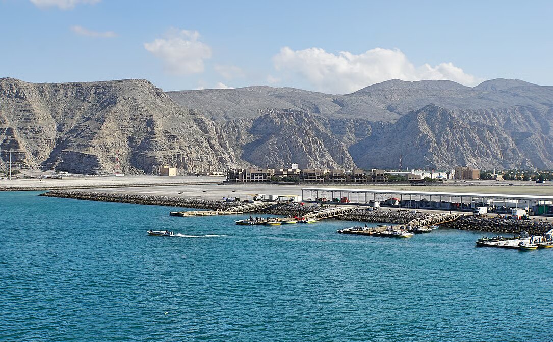 Mehr News Agency – Six missing after US strikes Iranian ships near Oman