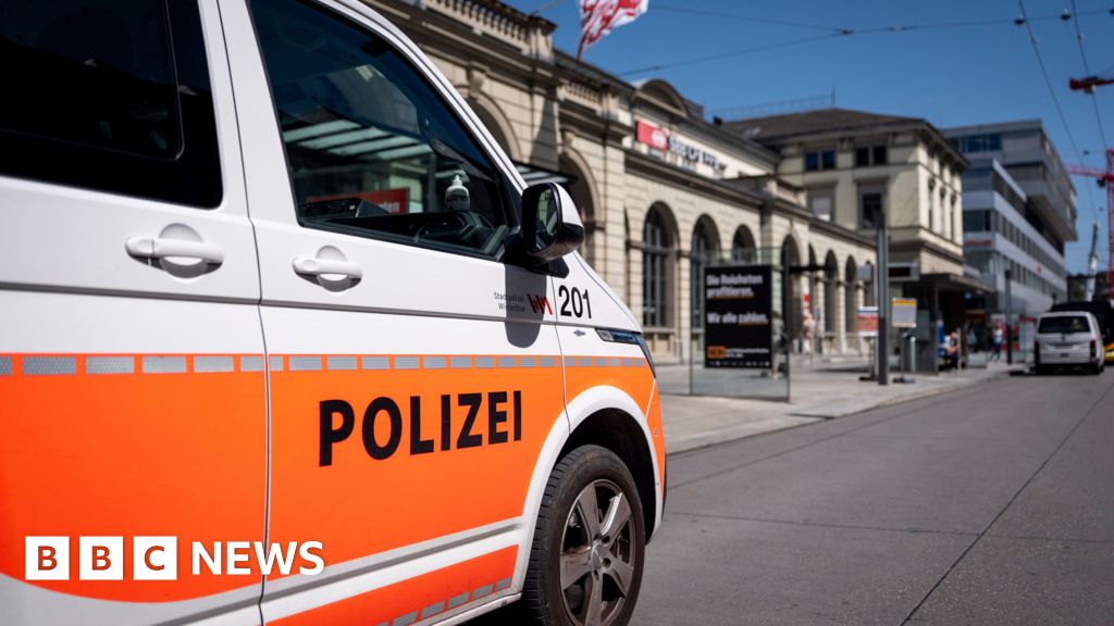 Man arrested after three injured in stabbing at Swiss train station