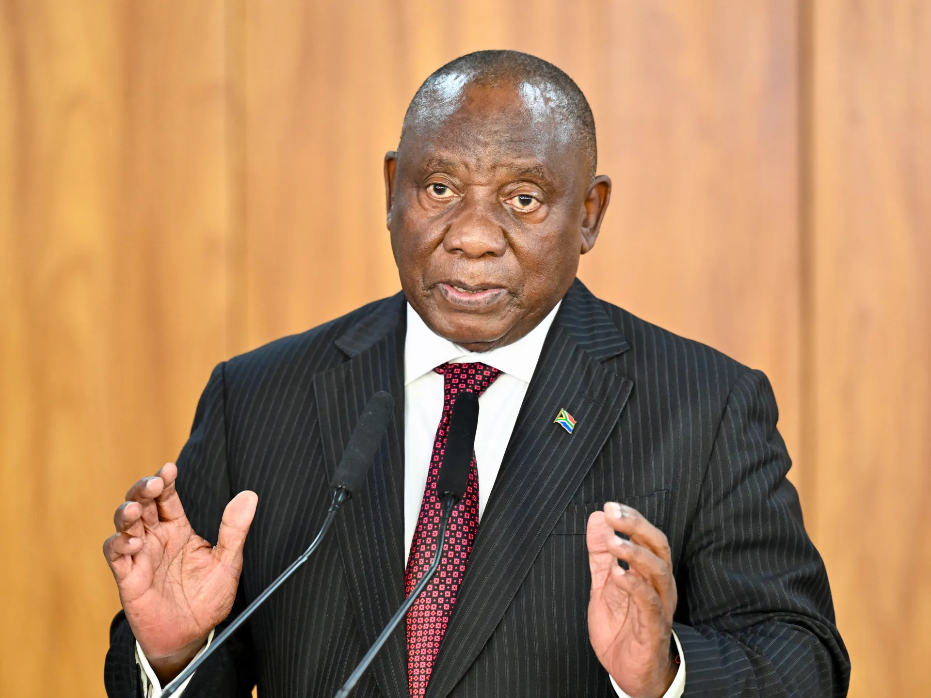 South Africa plans presidential impeachment probe over ‘Farmgate’ scandal | Corruption News