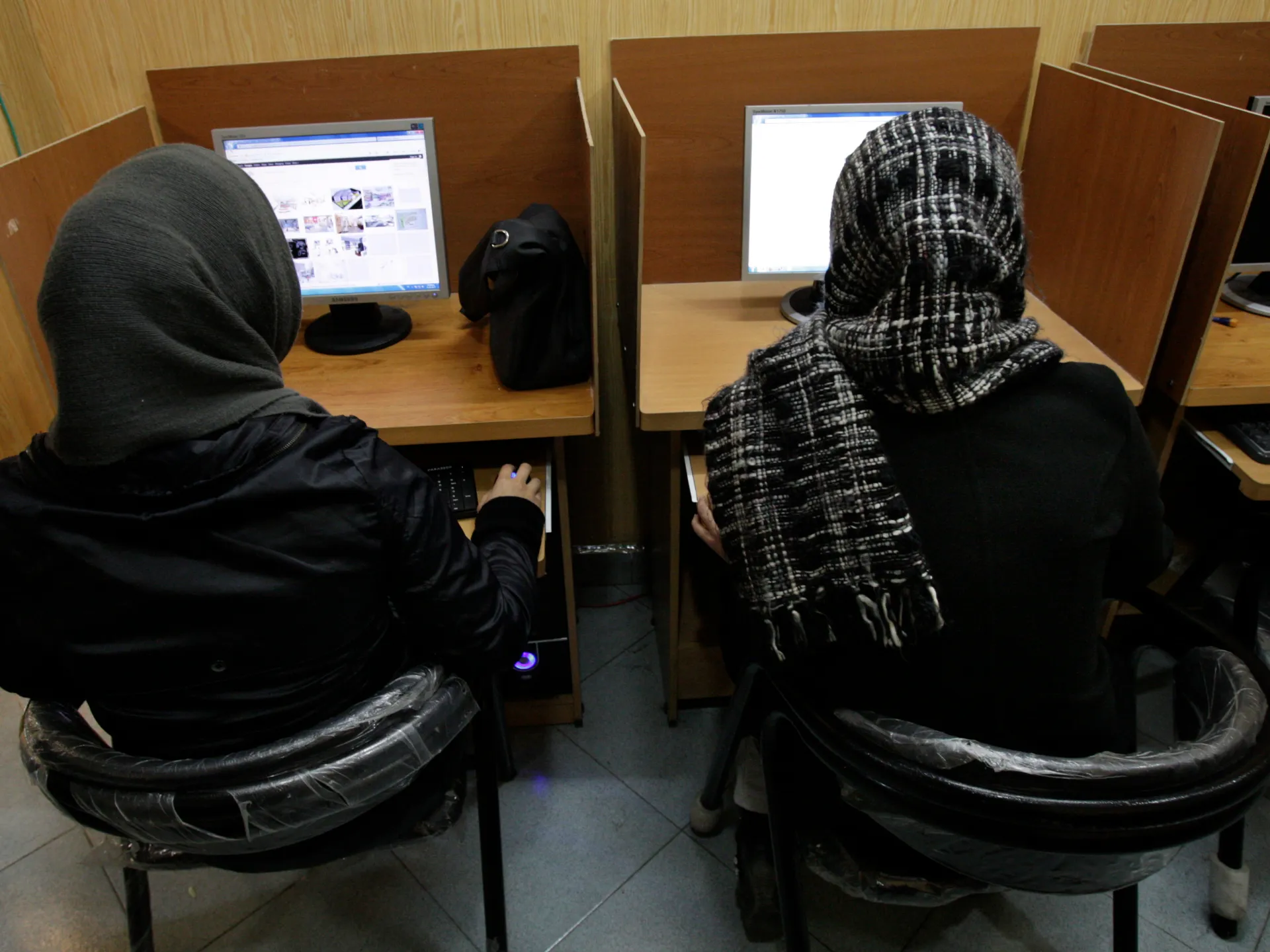 Iran expands tiered internet access amid continued online blackout | Censorship News