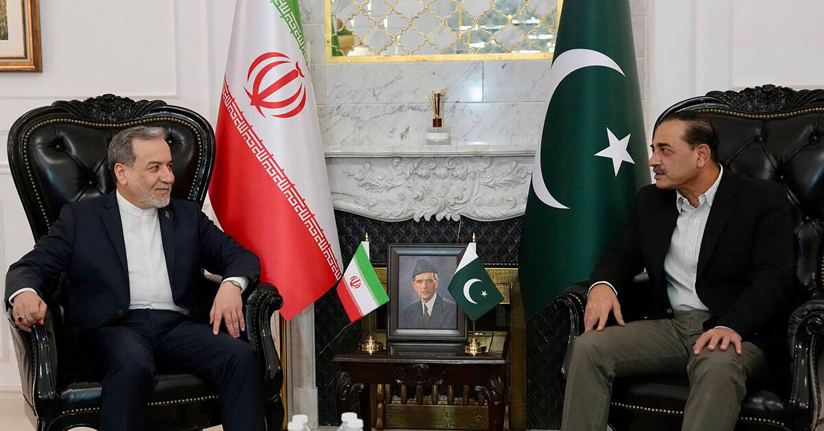 Iran talks see momentum as Pakistani officials visit Tehran