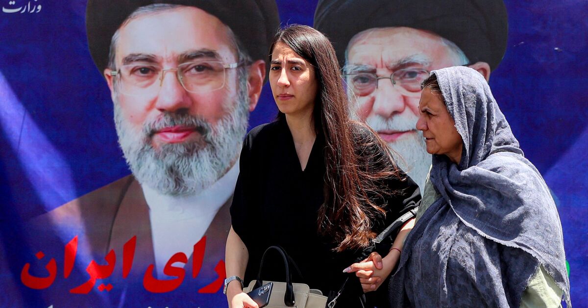 Trump warns of intensified strikes if Iran rejects deal