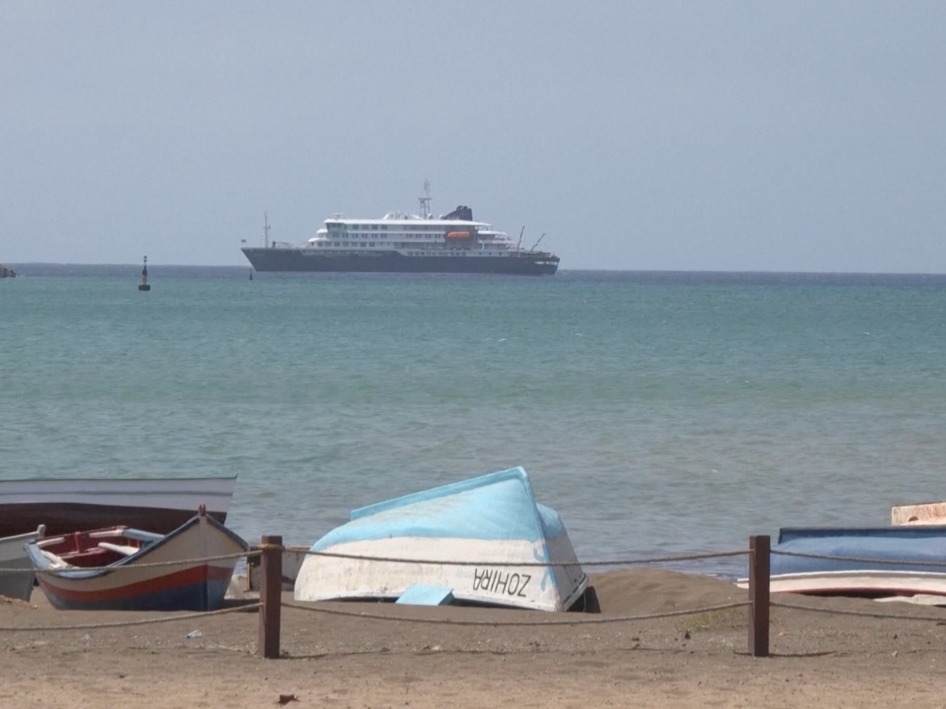 Infected passengers evacuated from hantavirus cruise ship | World Health Organization