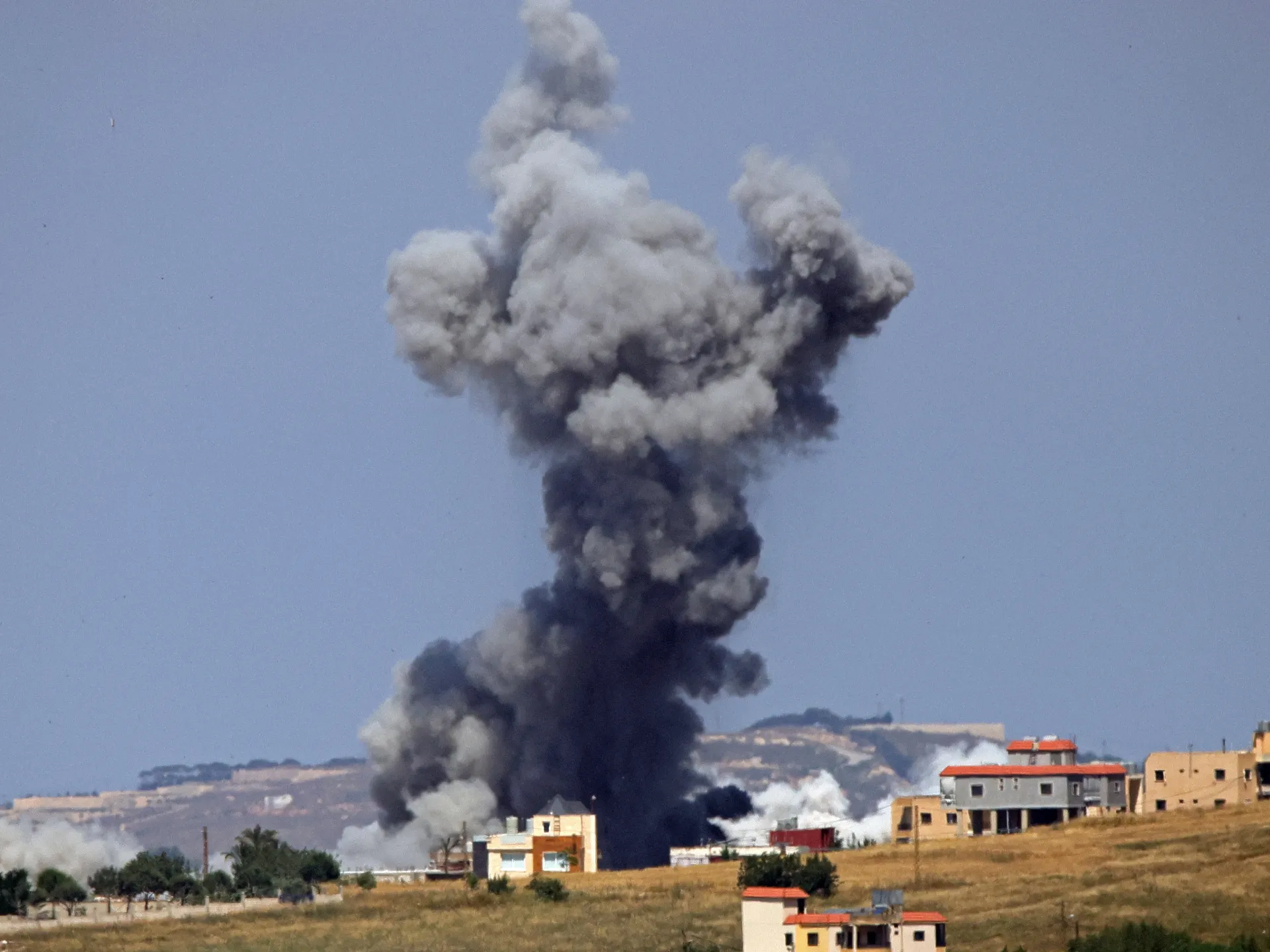Israeli forces push past Lebanon’s Litani River: How significant is it? | Israel attacks Lebanon News