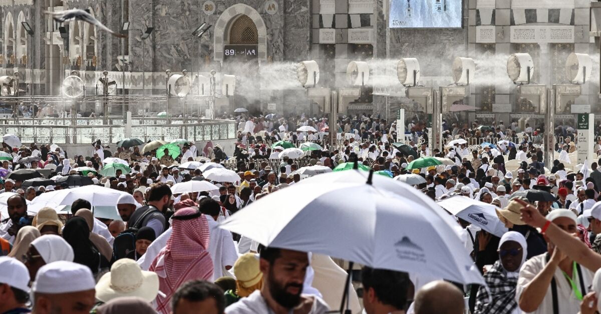 Pilgrims kick off hajj as war’s trajectory hangs in the balance
