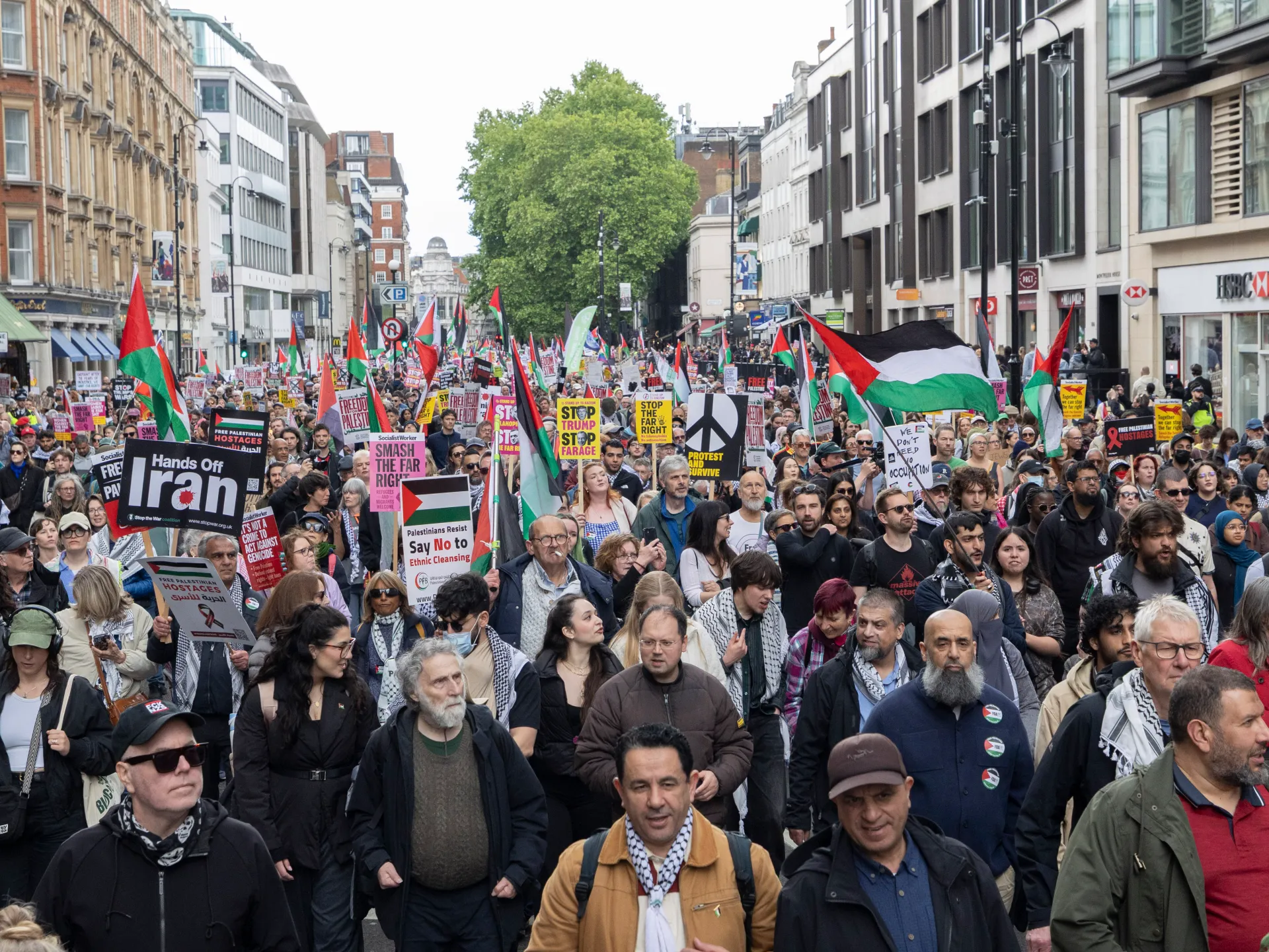 Tens of thousands march in London in far-right and pro-Palestine protests | Protests News