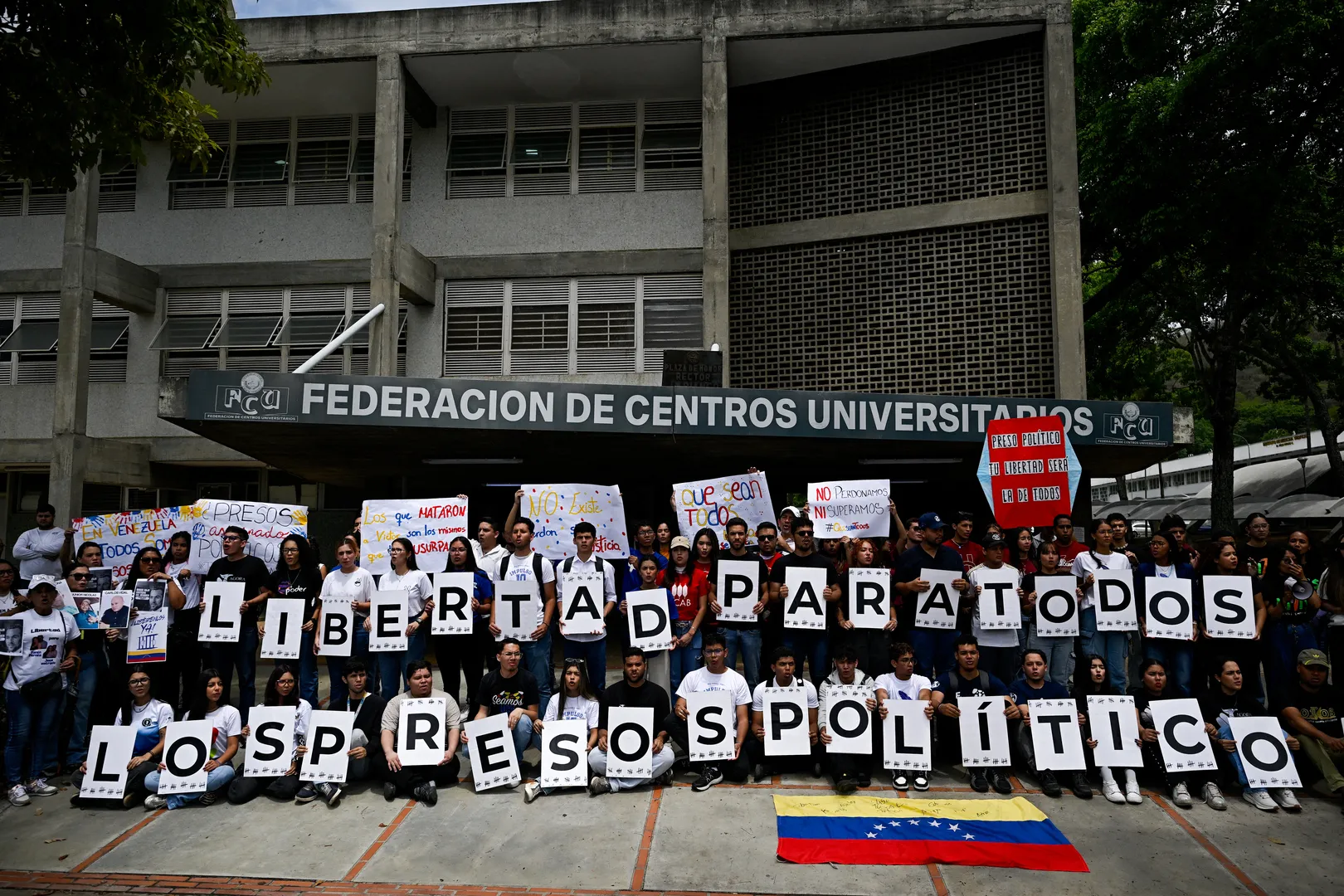 Students in Caracas to demand release of political prisoners | Newsfeed