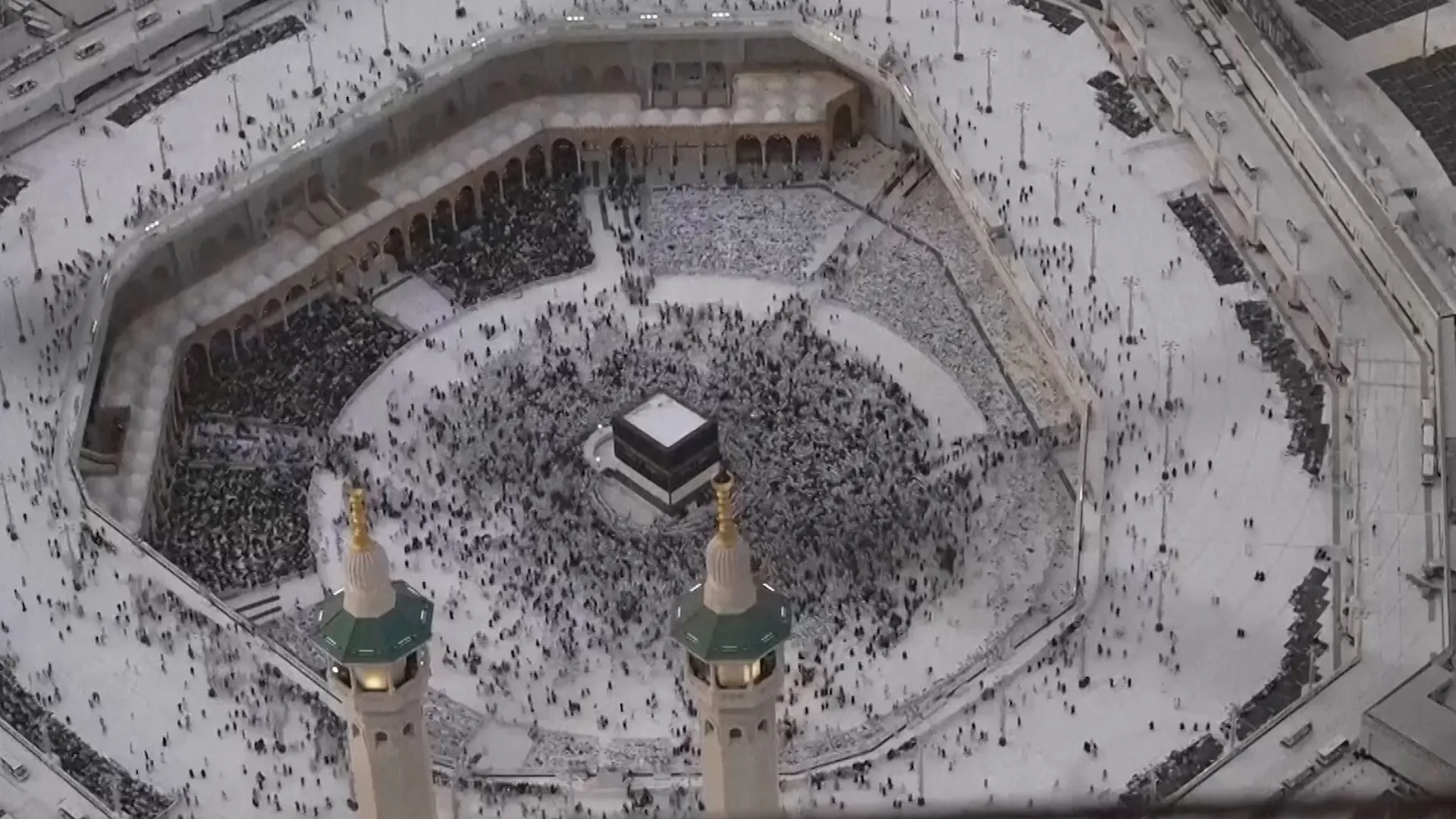 Timelapse shows Hajj pilgrims performing Tawaf in Mecca | Religion