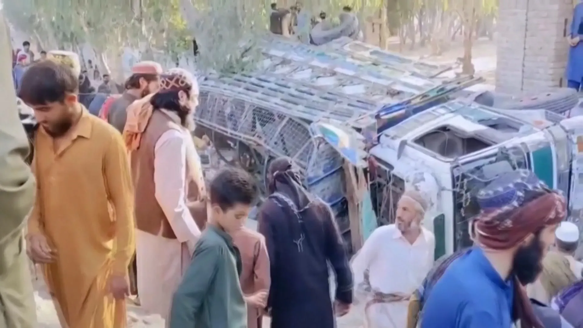 22 killed as truck carrying refugees overturns in Afghanistan | Newsfeed