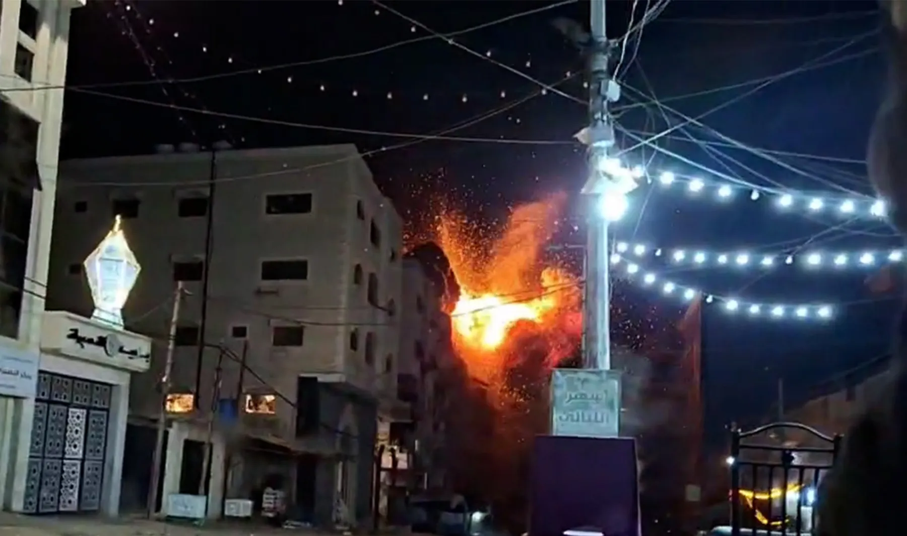 Israeli forces attack central Gaza despite ceasefire agreement | Gaza