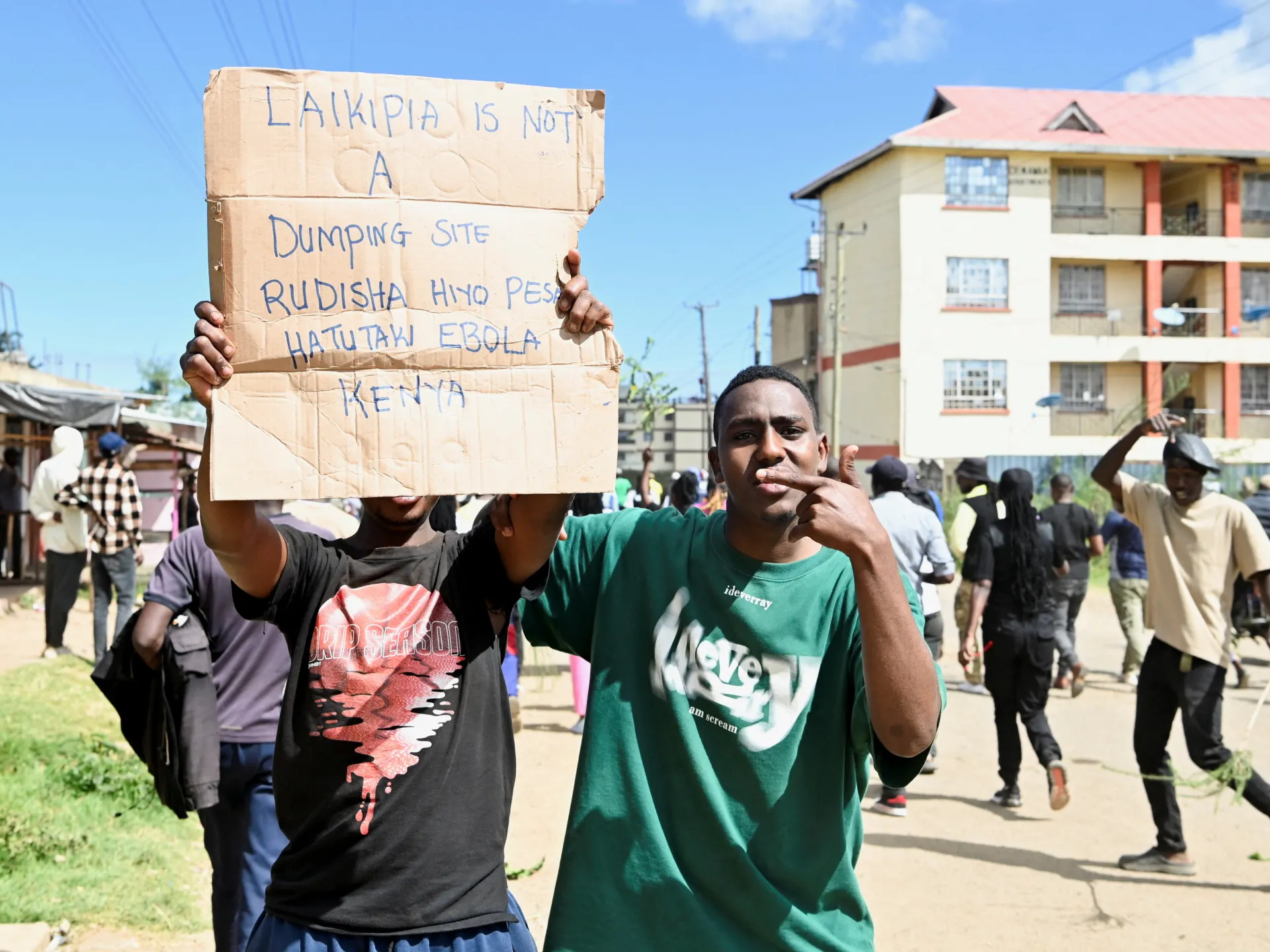 Kenyans protest Ebola quarantine centre for US citizens | Courts News