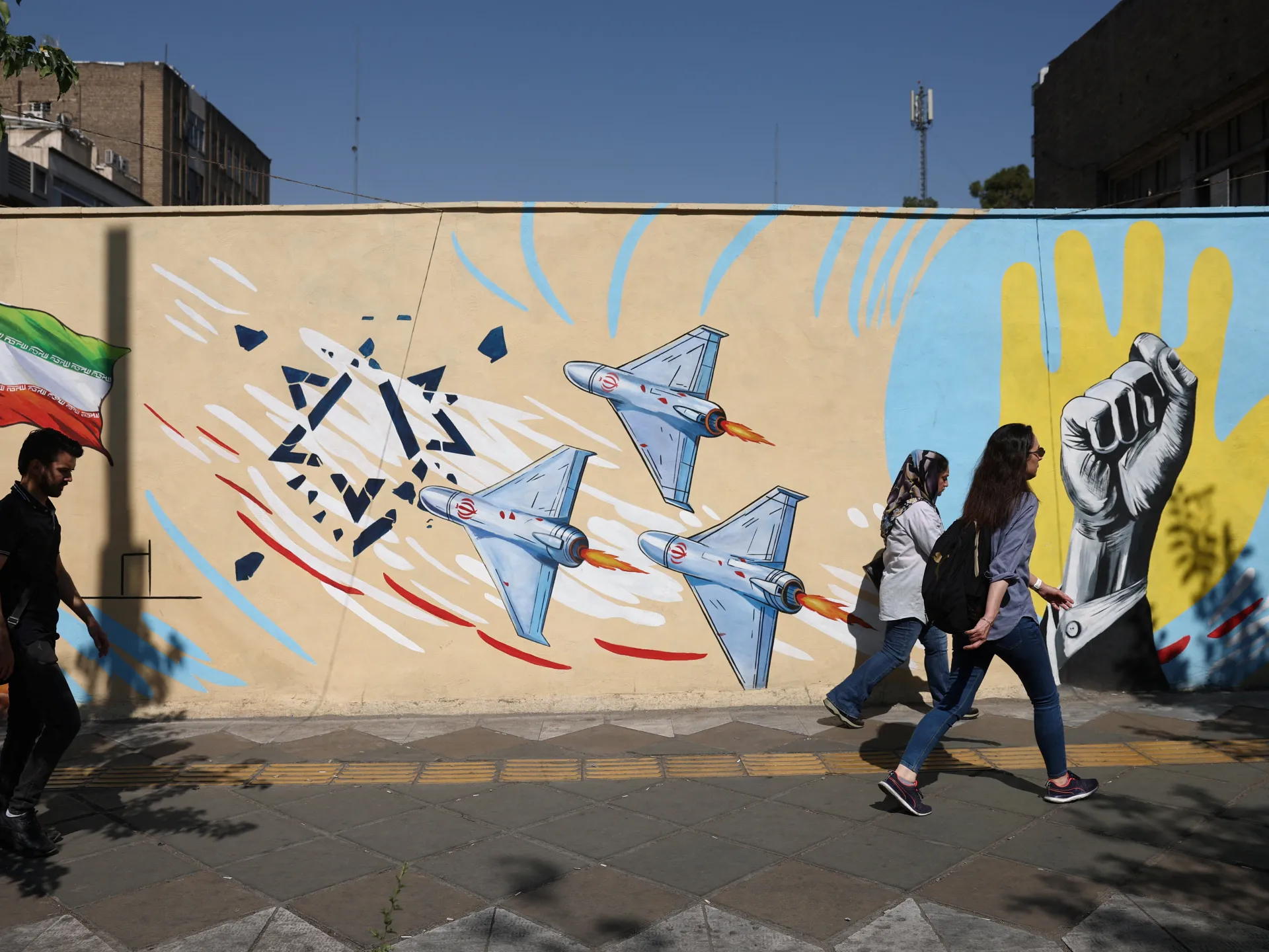 Iran war live: Trump warns Netanyahu as Israel, Tehran halt fighting
