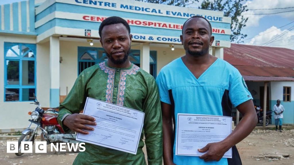 Ebola outbreak: DR Congo celebrates recovery of five nurses