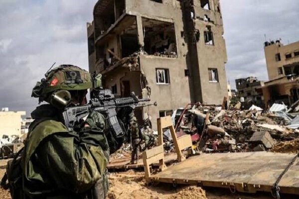 VIDEO: Israeli forces shoot on Palestinian in Al-Zaytoun Area