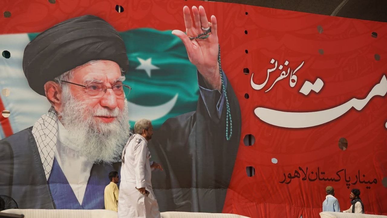 Huge gatherinng held in Lahore for marryred Leader