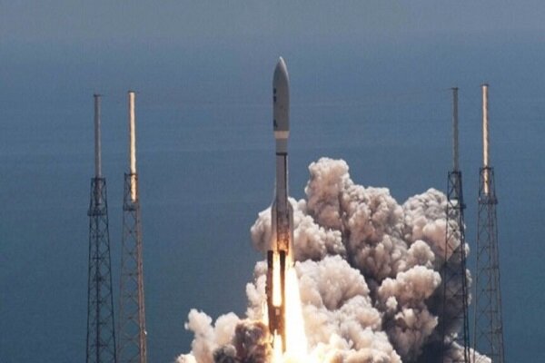 China launches new satellite group into space