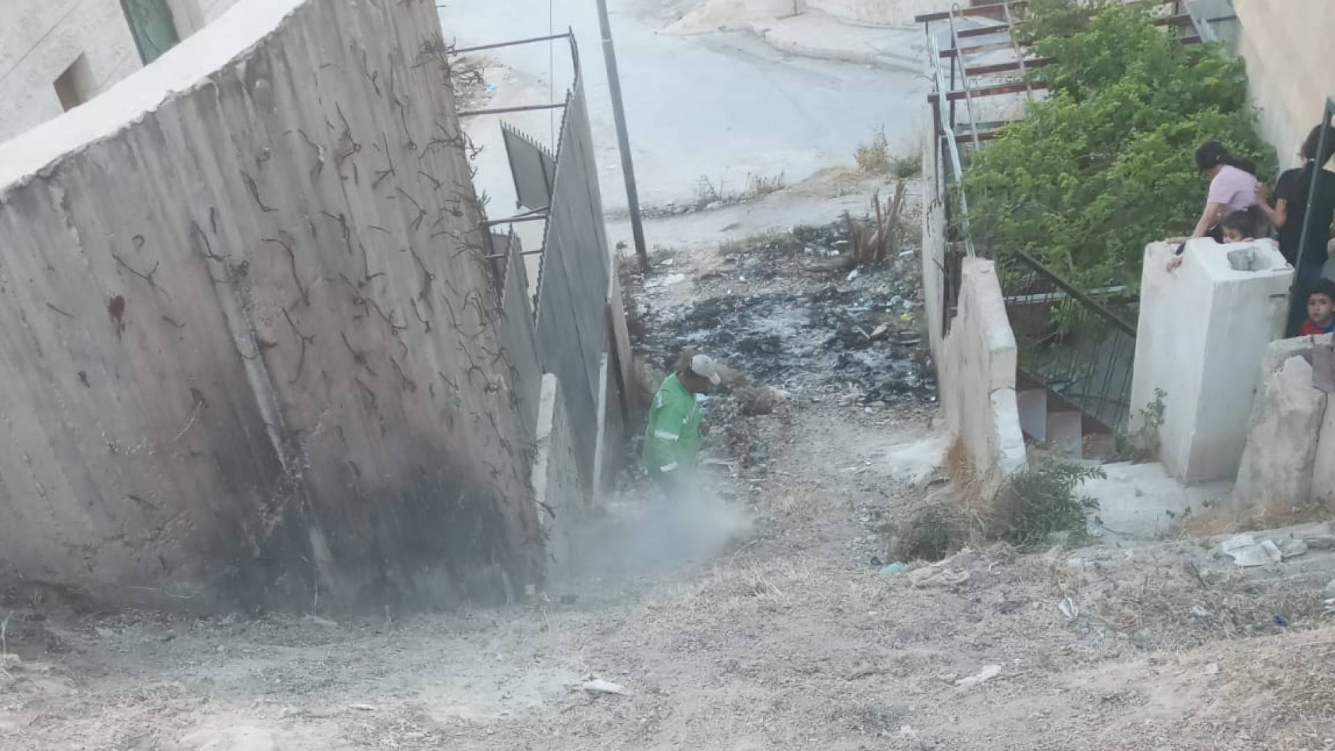 رؤيا الإخباري | بعد نشر “رؤيا”.. تنظيف درج القويسمة وإدراجه على خطة إعادة الإنشاء والتأهيل