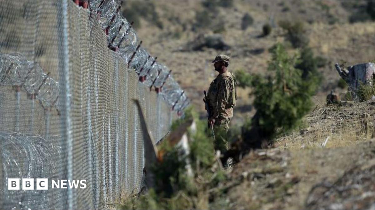 Pakistan launch deadly strikes along Afghan border