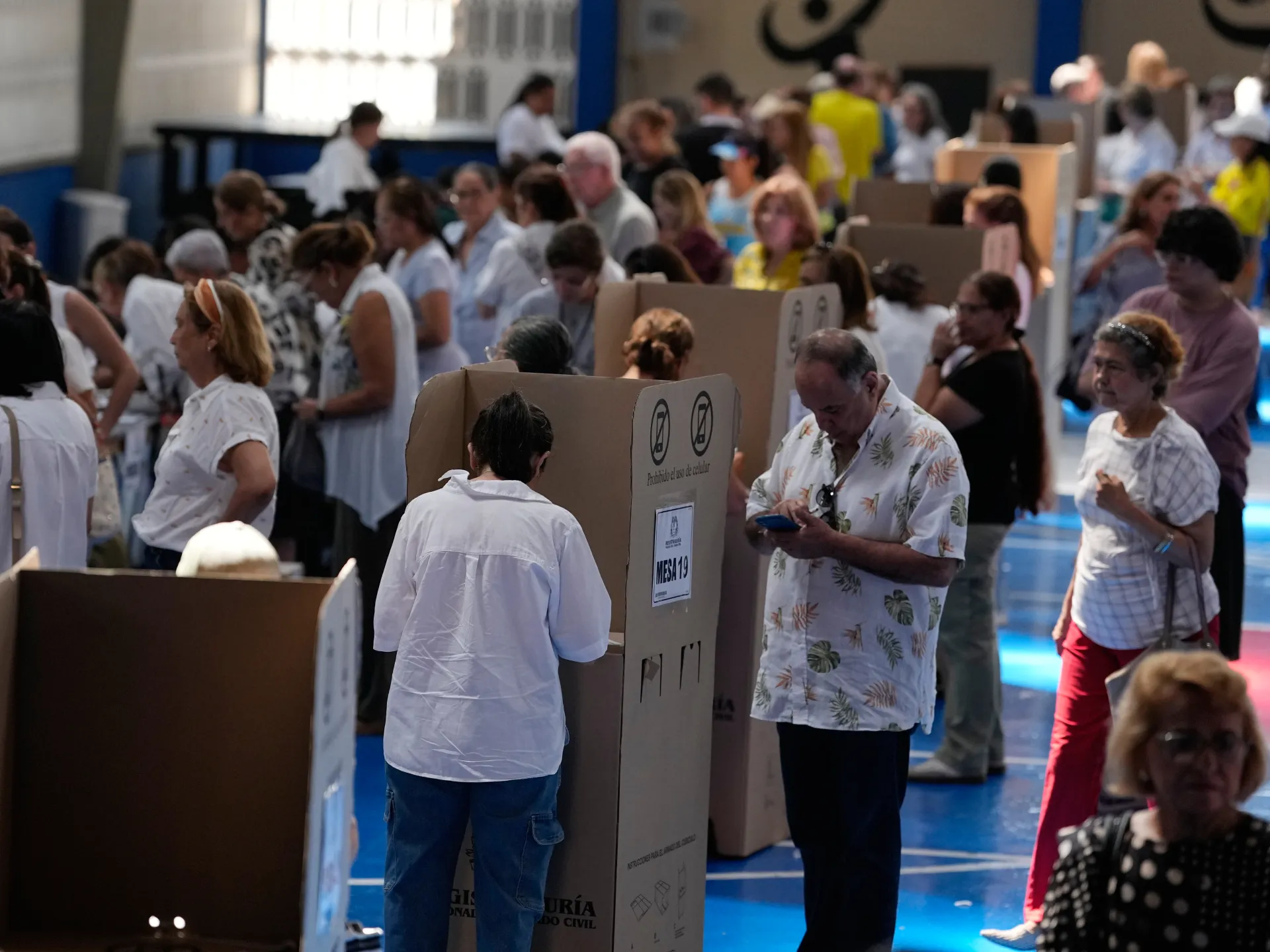 Polls open in Colombia’s pivotal presidential election | Elections