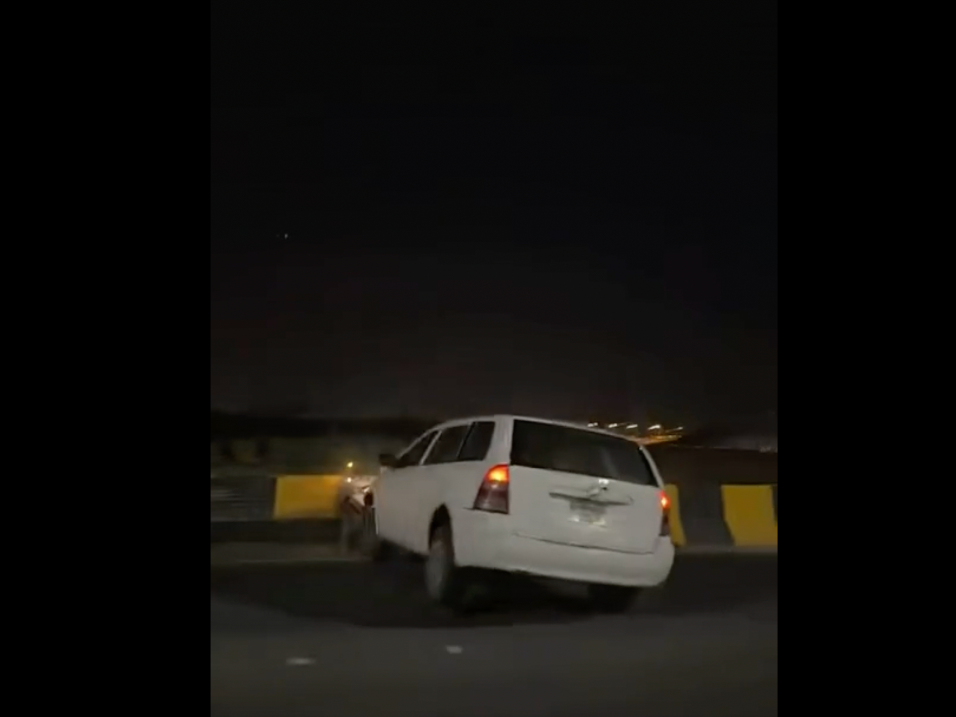 Accident on Kuwait motorway as Iranian missiles fly overhead | US-Israel war on Iran