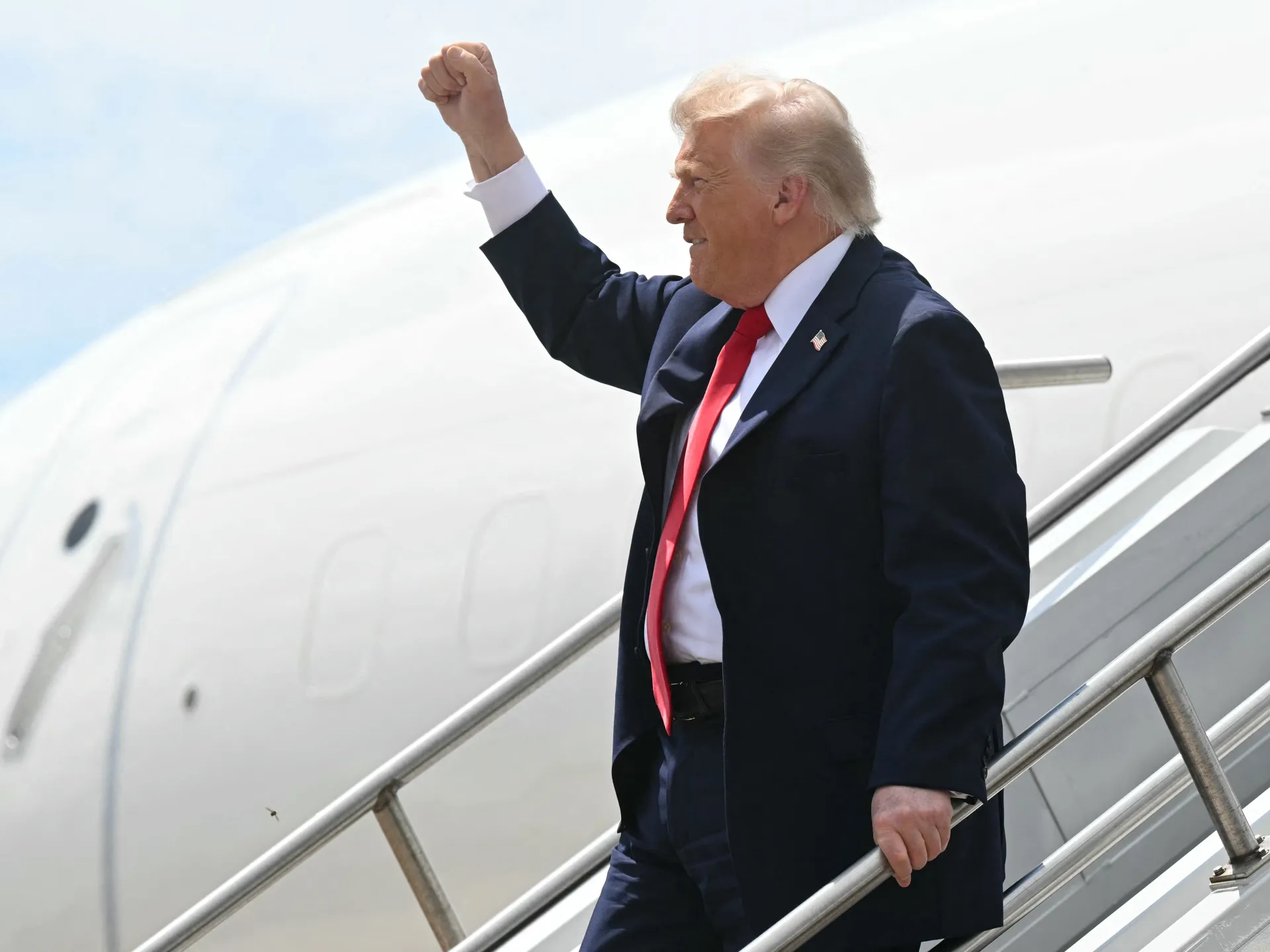 Trump makes pitch to farmers hard-hit by tariffs, high prices in Wisconsin | Donald Trump News