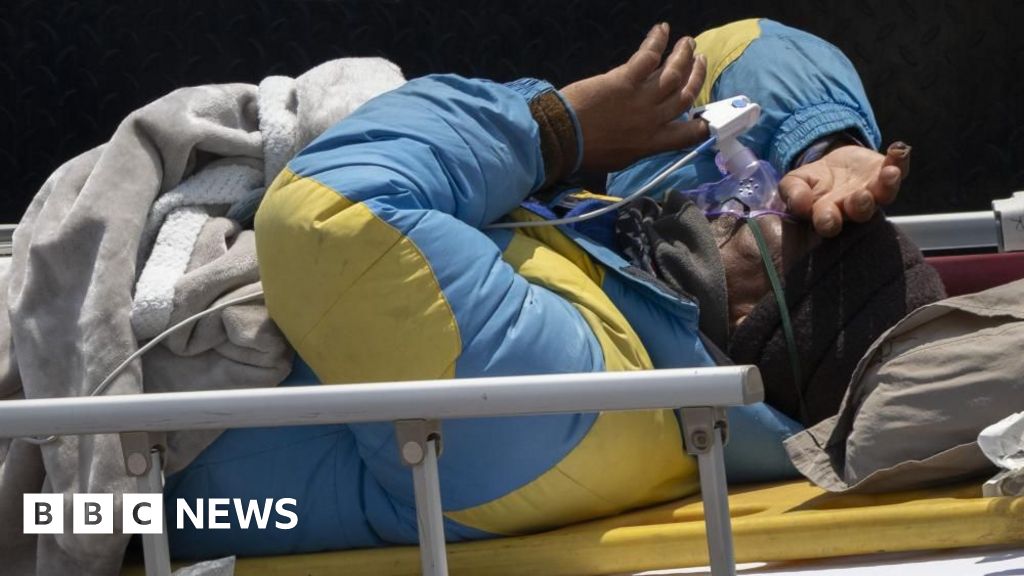 Everest guide survived six-day ordeal by eating chocolate and 'chewing ice'
