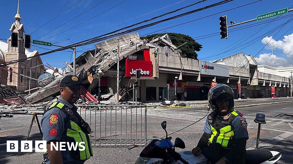 At least 32 dead after major earthquake strikes southern Philippines