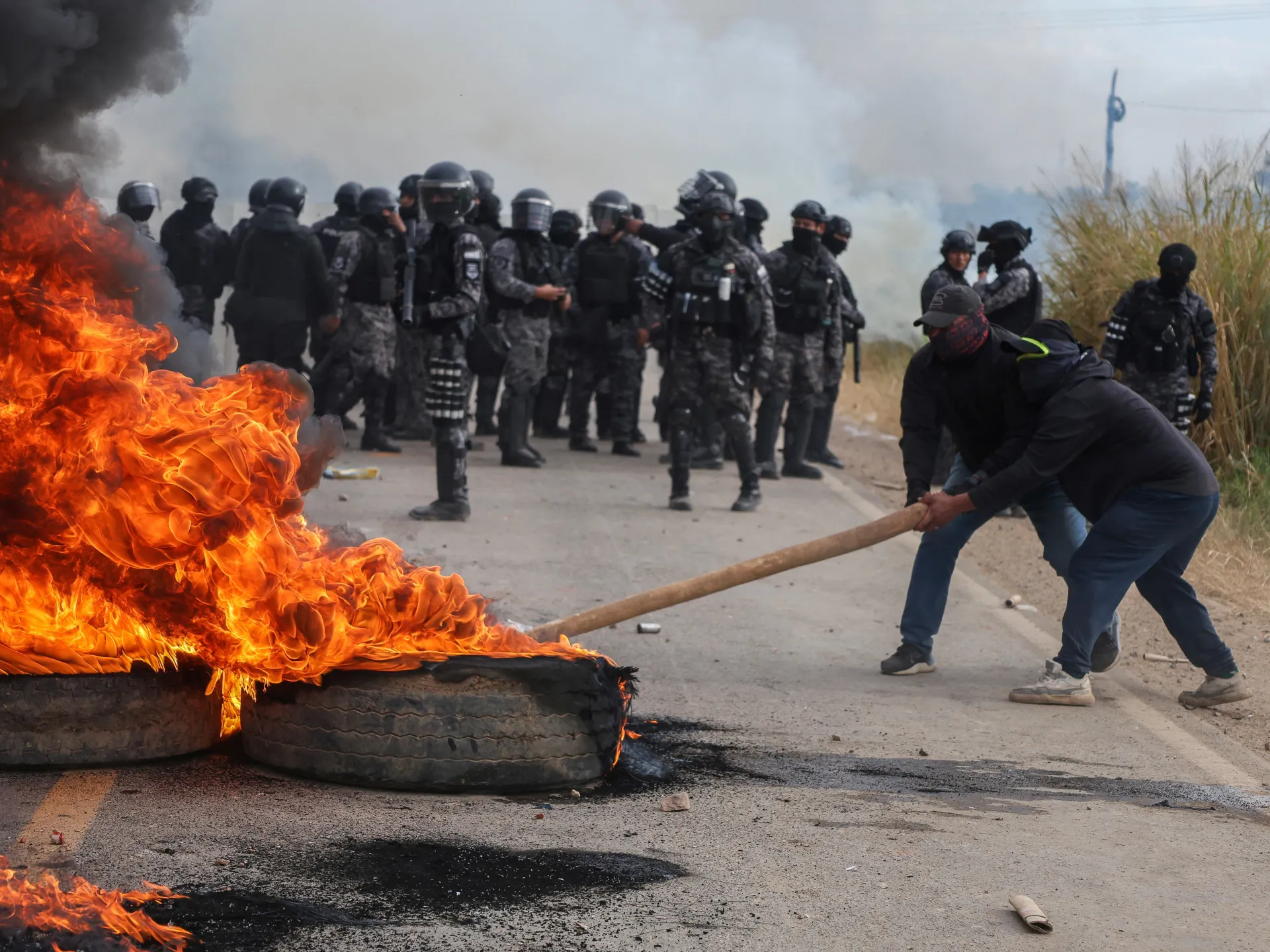 Bolivia approves military measures against nationwide protests | Conflict News