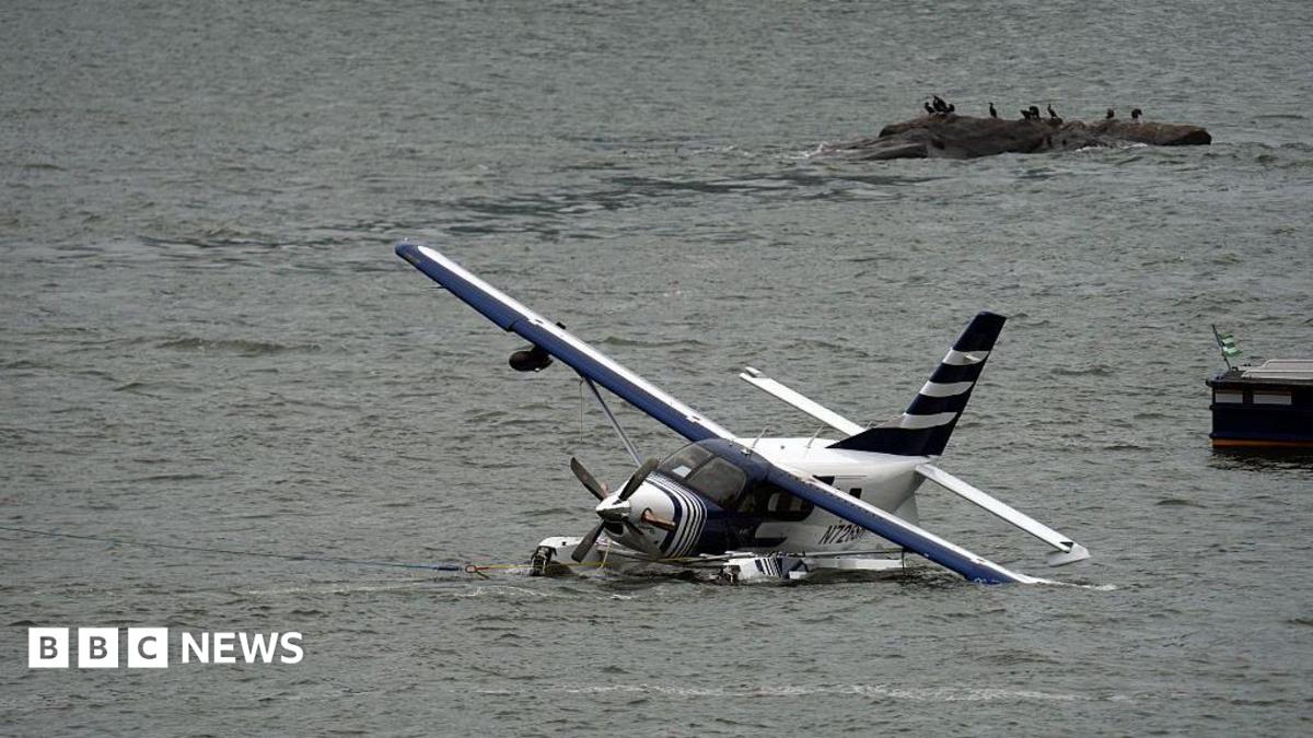 Eight rescued from seaplane that landed in Manhattan’s East River