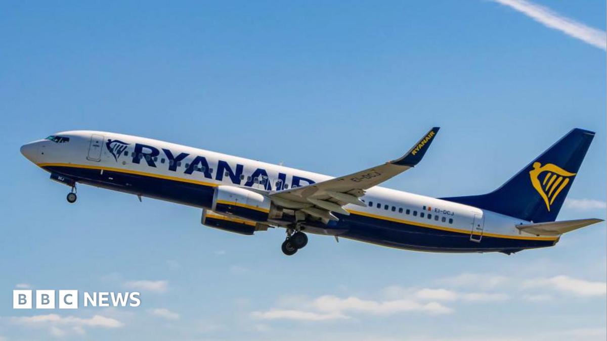 Man ‘nearly sucked out of window mid-air’ on Ryanair plane, passengers say