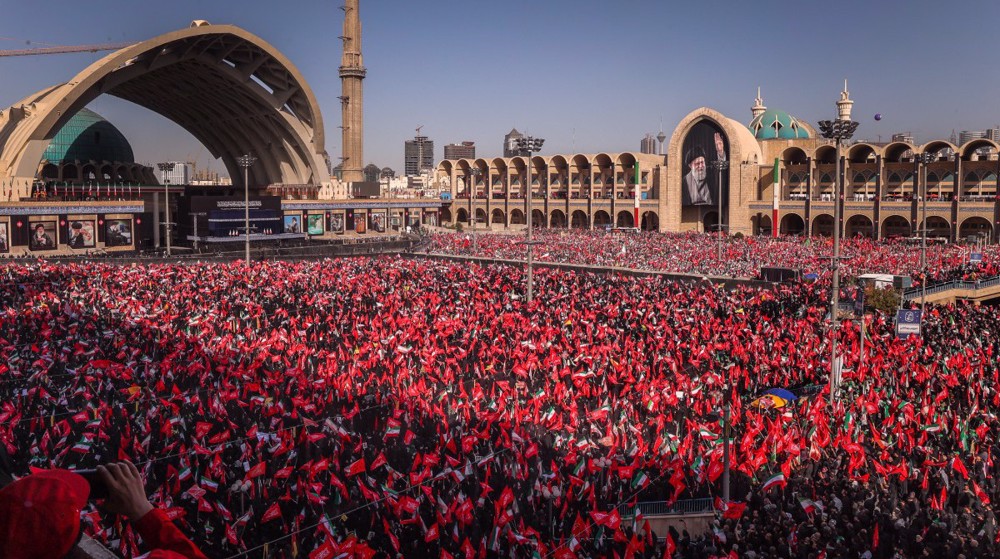 Milions gather in Tehran for historic funeral procession of martyred Leader